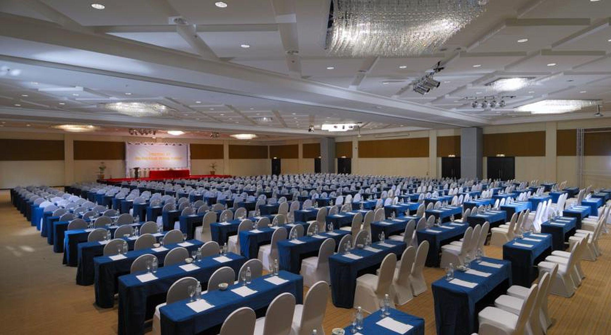 Borneo Royale Hotel Тавау Екстериор снимка