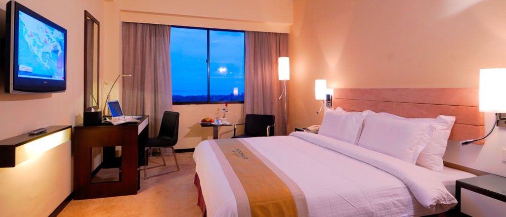 Borneo Royale Hotel Тавау Екстериор снимка