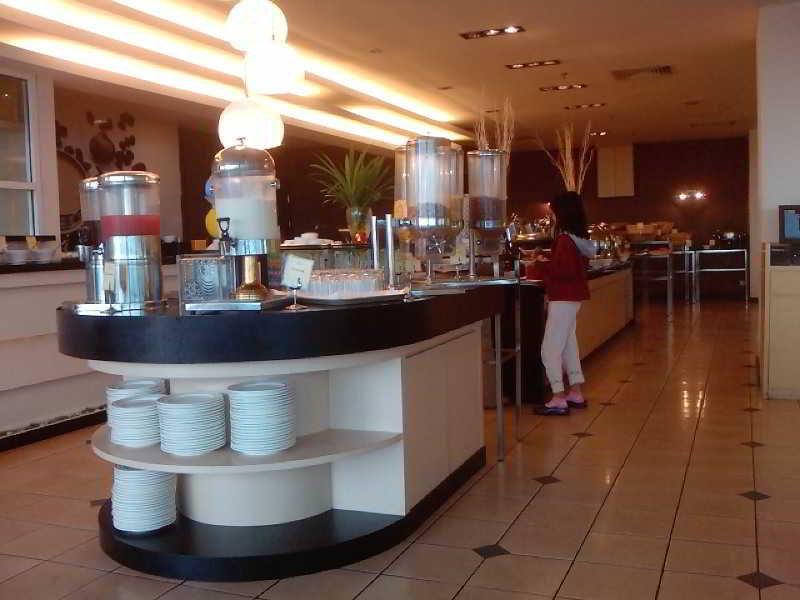 Borneo Royale Hotel Тавау Екстериор снимка