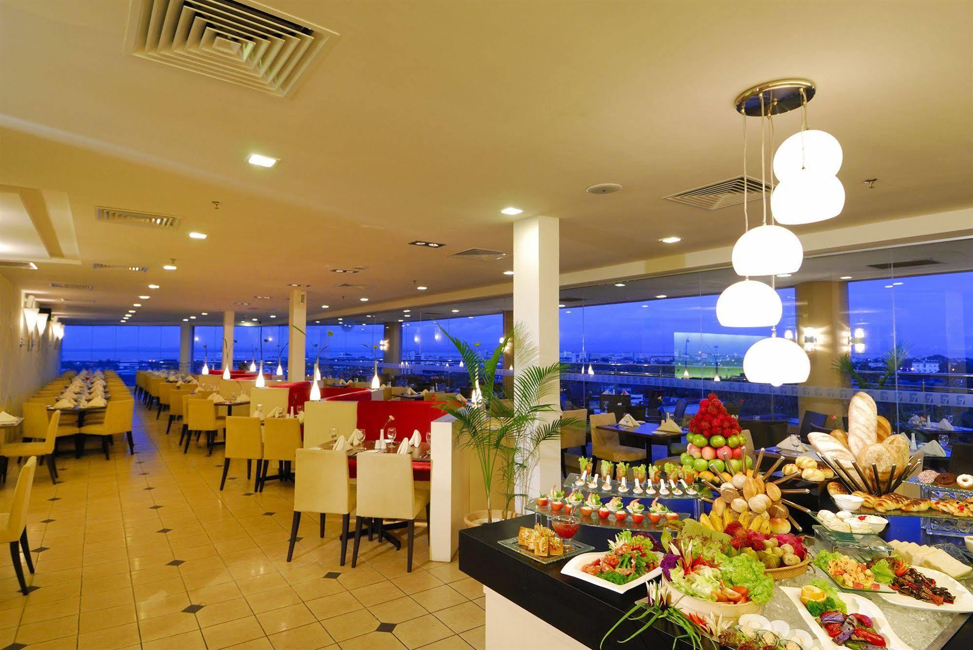 Borneo Royale Hotel Тавау Екстериор снимка