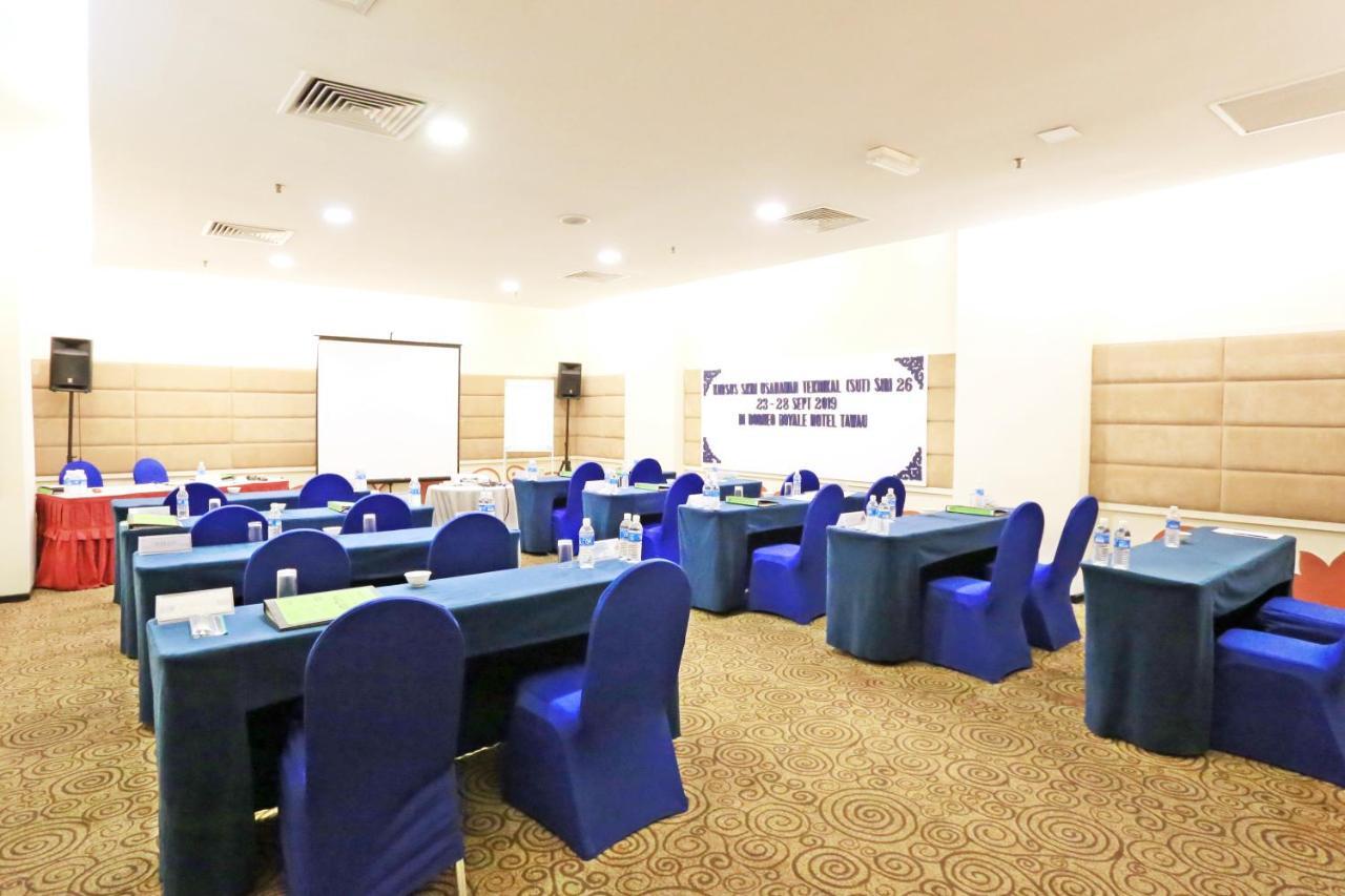 Borneo Royale Hotel Тавау Екстериор снимка