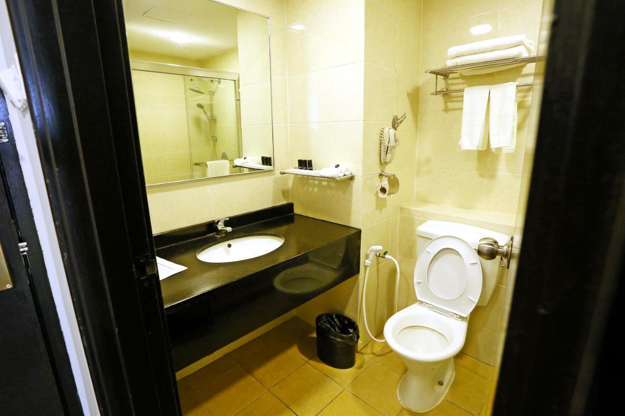 Borneo Royale Hotel Тавау Екстериор снимка