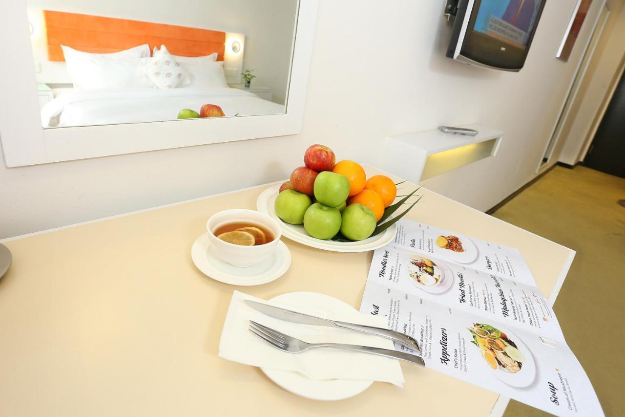 Borneo Royale Hotel Тавау Екстериор снимка